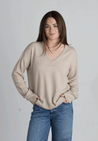 HUNTER BOYFRIEND V-NECK